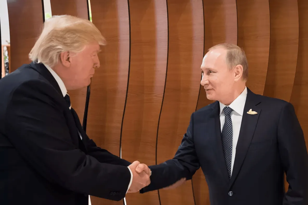 Putin și Trump au vorbit o oră la telefon. Ce i-a transmis liderul rus despre războiul din Ucraina
