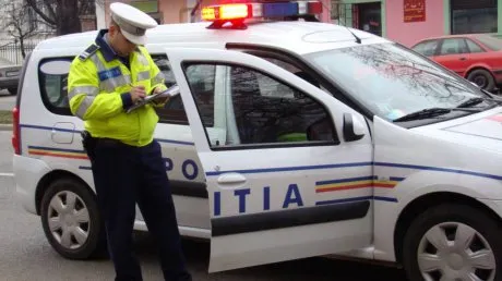 Bărbat bătut într-o primărie din Timiș după ce a reclamat o problemă de siguranță de la o  școală | VIDEO