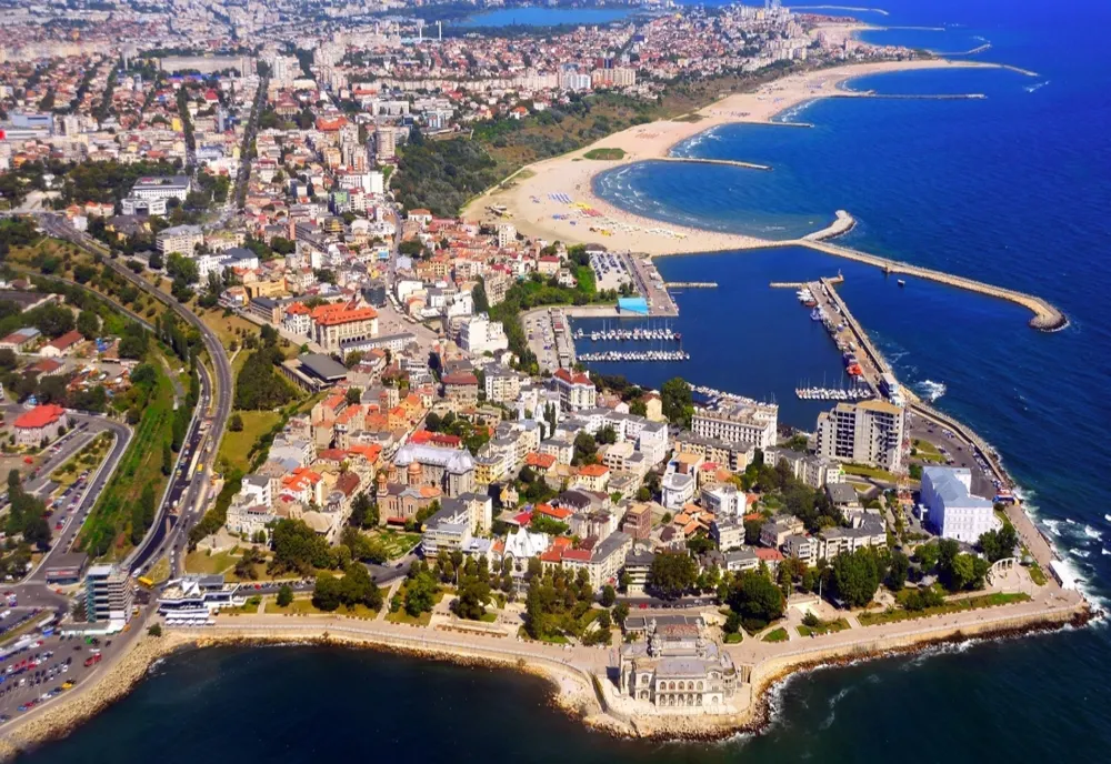 În municipiul Constanța se deschid restaurantele la interior, cinematografele și sălile de spectacole la o capacitate de 30%