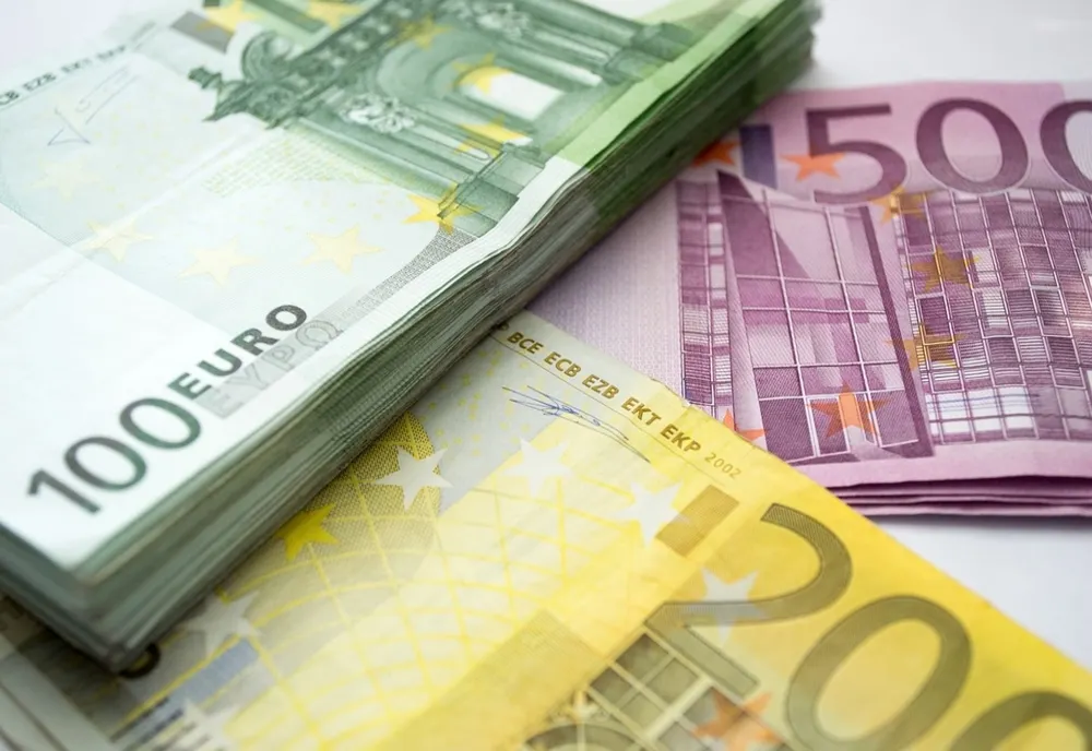 Euro a atins un nou maxim istoric în raport cu leul