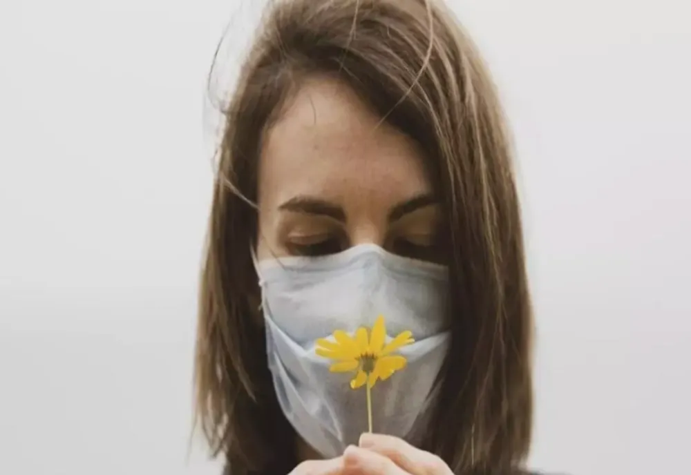 Se renunță la masca sanitară de protecţie de la 1 august?