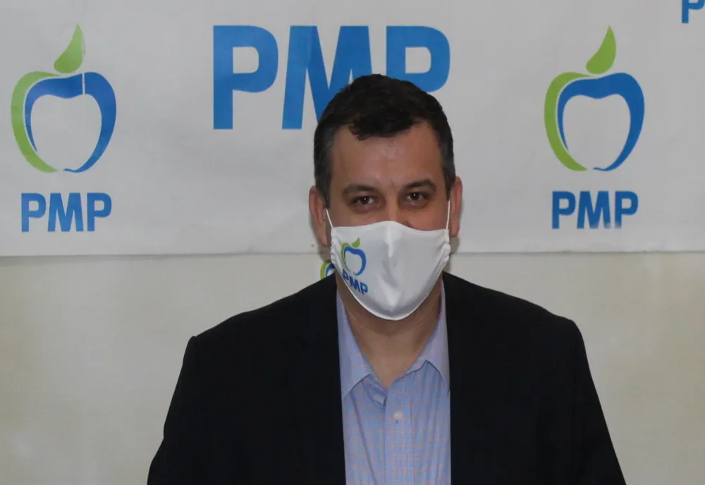 Eugen Tomac acuzat în PMP că vrea să-i dea partidul lui Klaus Iohannis
