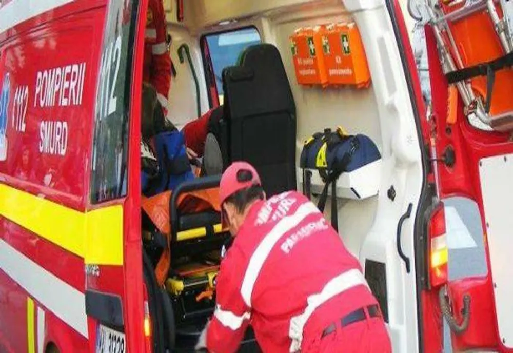 Accident feroviar in județul Neamţ. O maşină în care se aflau o femeie şi fratele ei în vârstă de 7 ani a fost lovită de tren