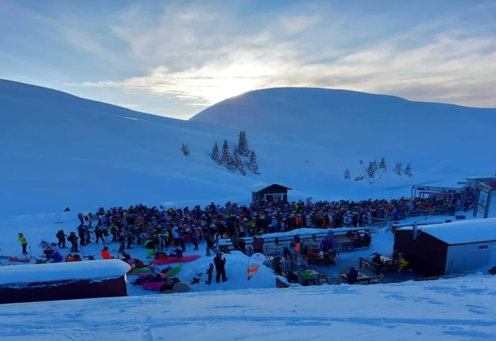 Staţiunea Sinaia, în pană de curent. Tot oraşul a fost afectat timp de câteva zeci de minute