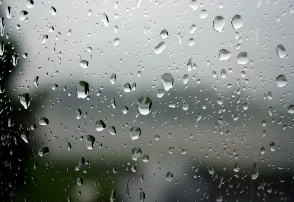 Meteorologii anunță ploi abundente, urmate de o încălzire a vremii înainte de minivacanță de 1 mai: prognoza ANM pentru 4 săptămâni