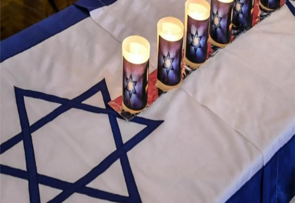 UNESCO: Inteligenţa Artificială favorizează propagarea de informaţii false despre Holocaust