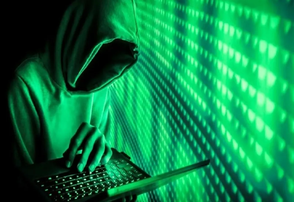 Tentativă de fraudă online - Identitatea eMAG, folosită de hackeri pentru a fura banii clienților