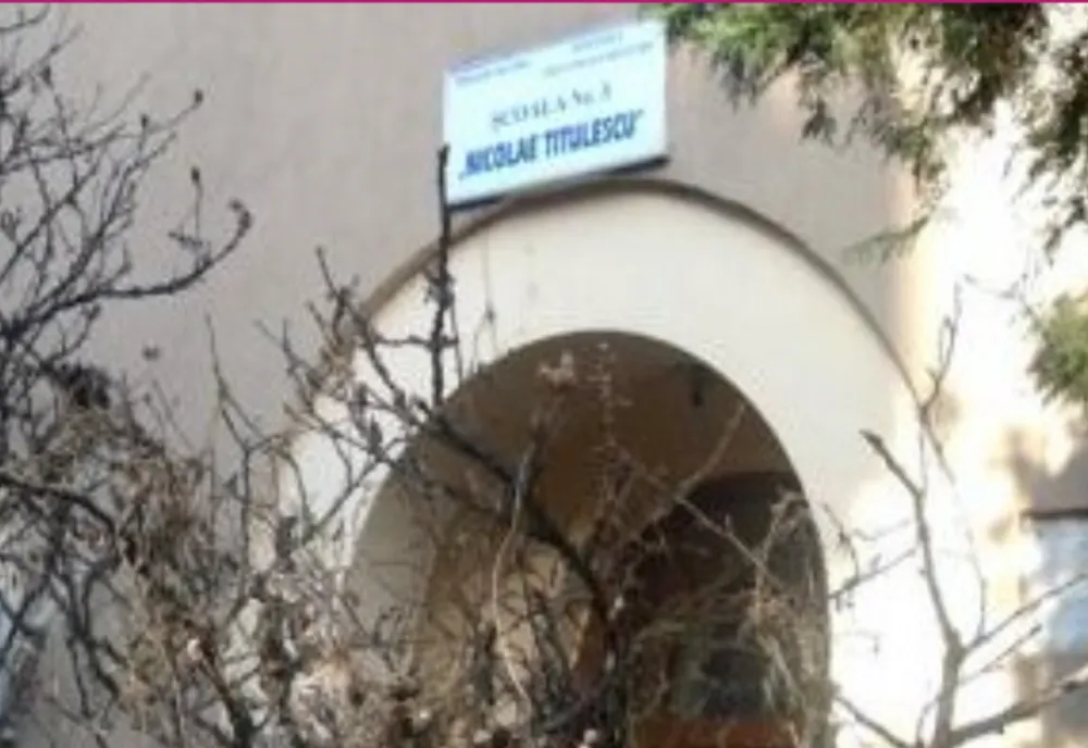 Directoarea școlii din Capitală unde un copil a fost abuzat sexual se spală pe mâini de responsabilitate: tatăl victimei, exclus de la ședința cu părinții