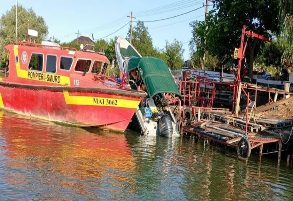 Accident naval la Tulcea: o navă a lovit pontonul de acostare. Transportul călătorilor pe ruta Tulcea–Tudor Vladimirescu, oprită