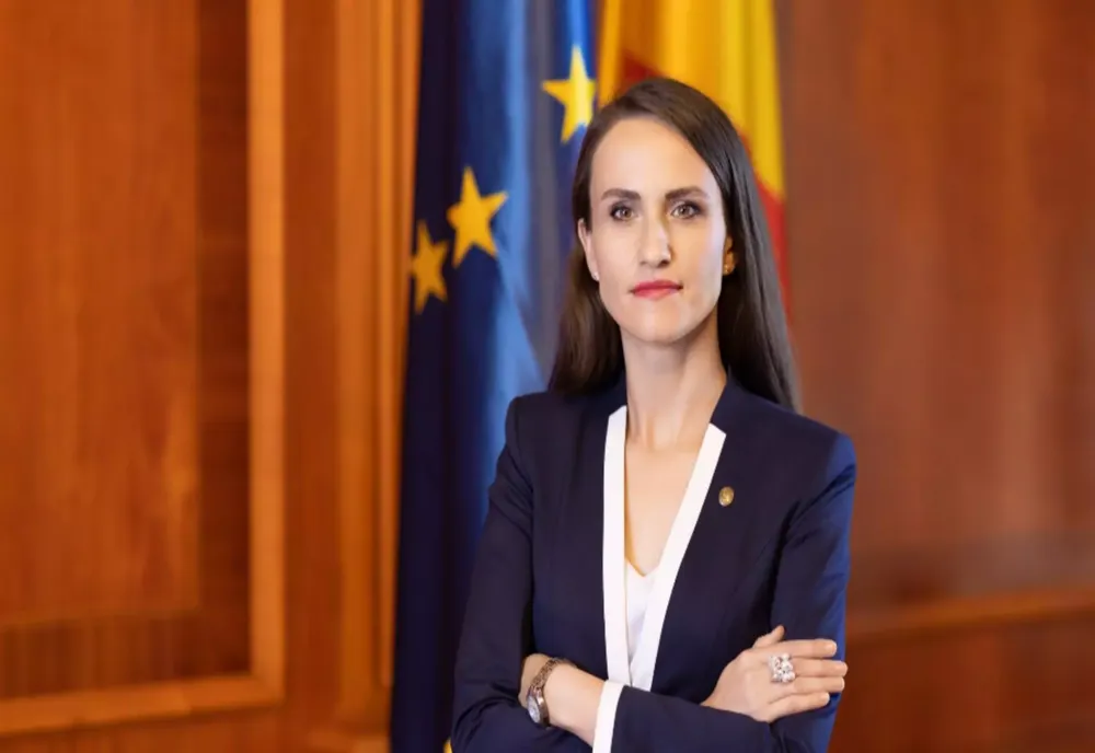 Oana Țoiu face economii în Libia, dar uită de chiria lui Muraru. Guvernul Bolojan plătește bani grei pentru lux