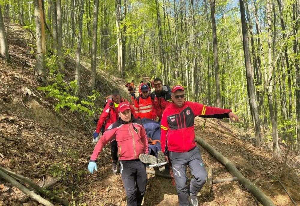 Intervenție contracronometru a salvatorilor montani pentru salvarea unui bărbat în Maramureș