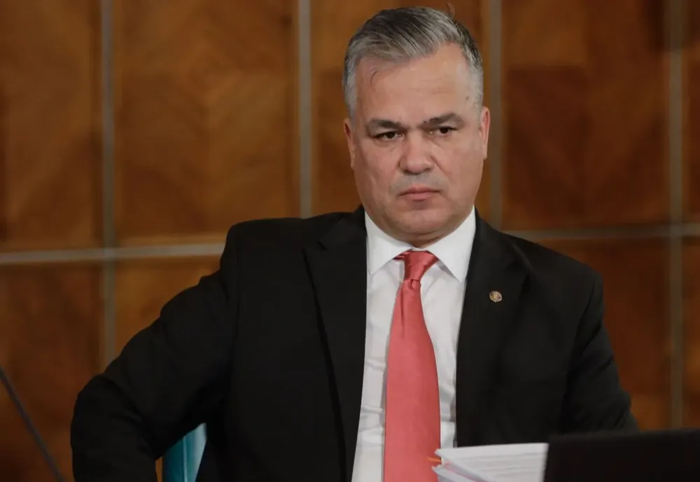 Tribunalul Ilfov admite cererea taberei Veștea: liberalii care îl susțin pe premierul desemnat nu mai pot fi dați afară din PNL