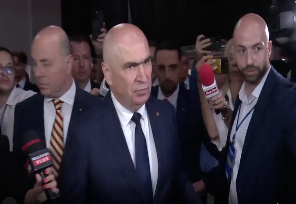 Ilie Bolojan i-a certat pe jurnaliști la sosirea la Congresul PNL și le-a cerut să-i elibereze calea