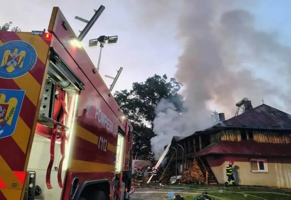 Tragedie la Mănăstirea Bisericani: un bărbat a murit în incendiul care a cuprins chiliile