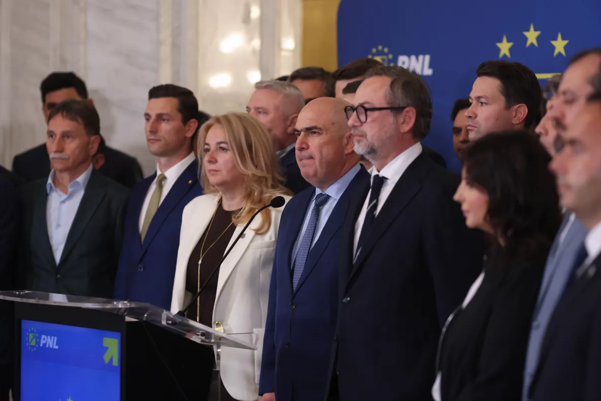 Demisii în lanț la PNL: prefecti și secretari de stat renunță la funcții