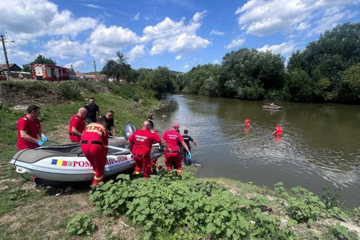     Femeie de 26 de ani, găsită moartă în râul Mureș la Târgu Mureș. Victima nu știa să înoate