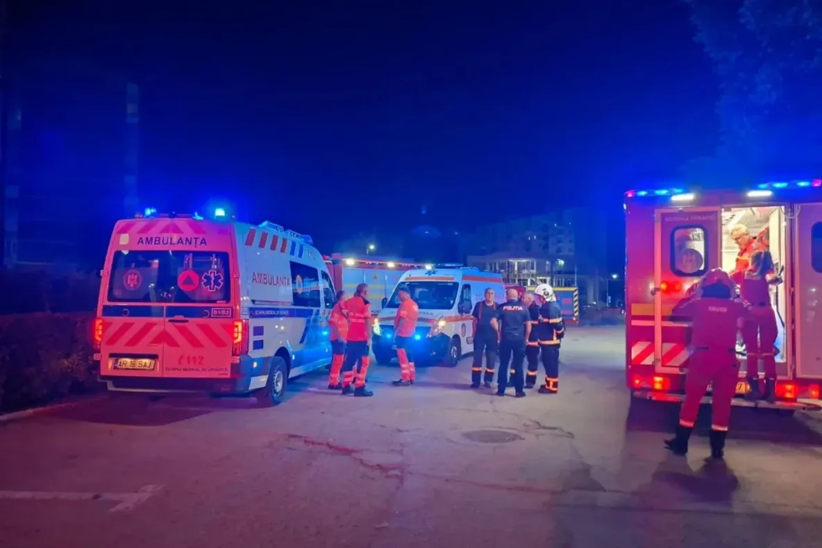 Incendiu la un centru pentru vârstnici din Arad. A fost activat Planul Roșu de Intervenție – FOTO