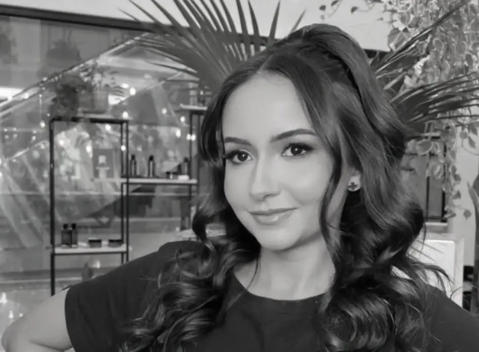 Influenceriță de 33 de ani, moartă după o operație estetică complexă. A lăsat în urmă trei copii: „A fost dragostea vieții mele”