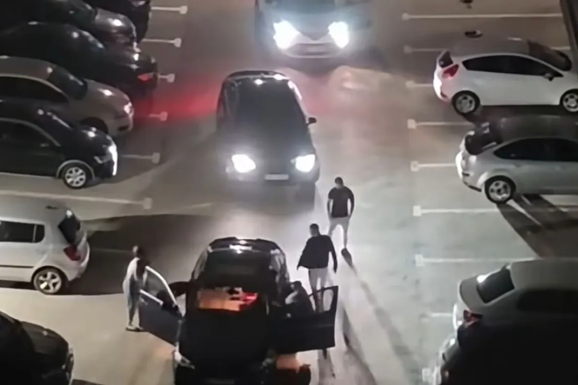 Un bărbat și o femeie, agresați într-o parcare din Sibiu