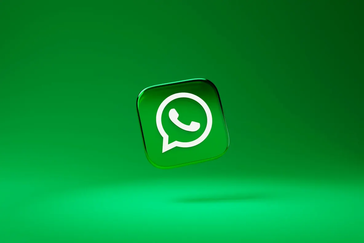Cum îți pot prelua escrocii contul de WhatsApp fără să-l „spargă” și ce poți face ca să te protejezi