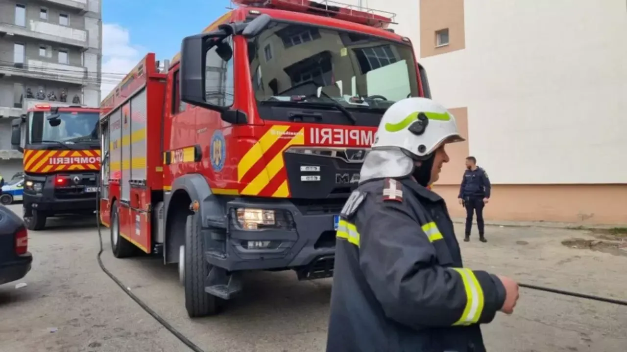 Incendiu violent la Autobaza STB Ferentari din București