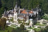 Turiștii nu mai pot intra la Castelul Peleș. Biletele se epuizează rapid