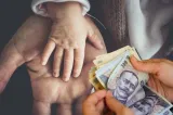 Încep plățile pentru alocații și indemnizații. Când intră banii în septembrie