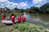     Femeie de 26 de ani, găsită moartă în râul Mureș la Târgu Mureș. Victima nu știa să înoate