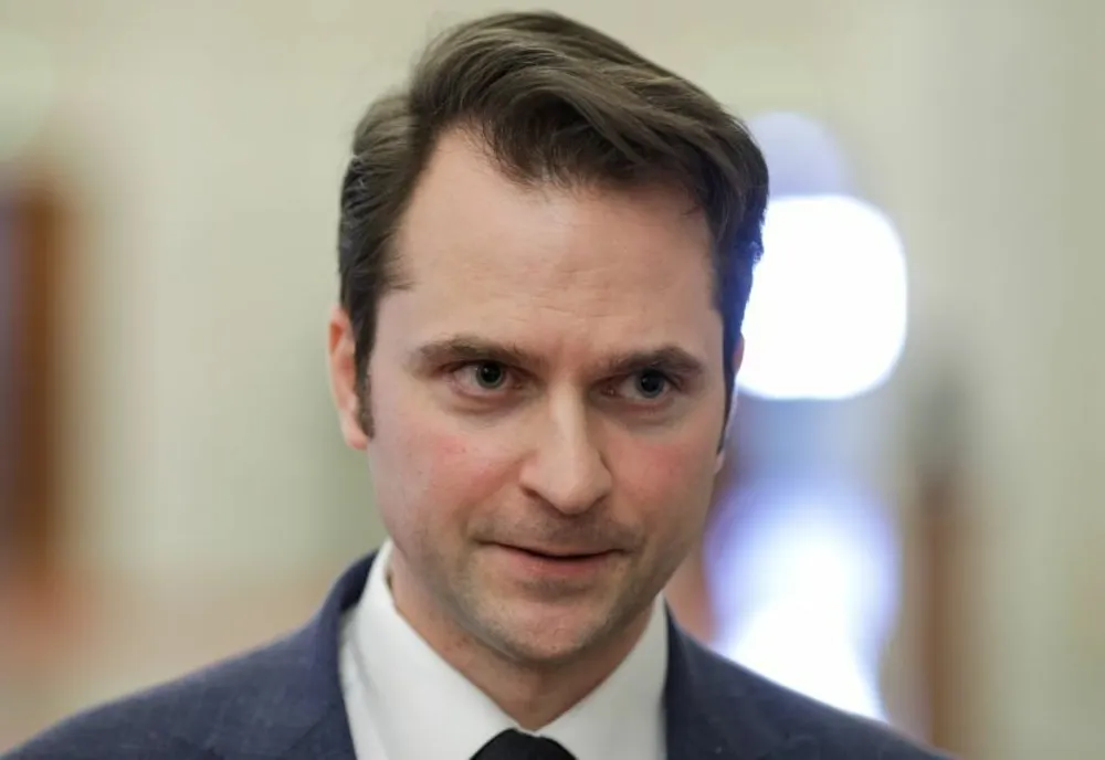 Sebastian Burduja: Nu putem face digitalizarea României dintr-un birou de ministru