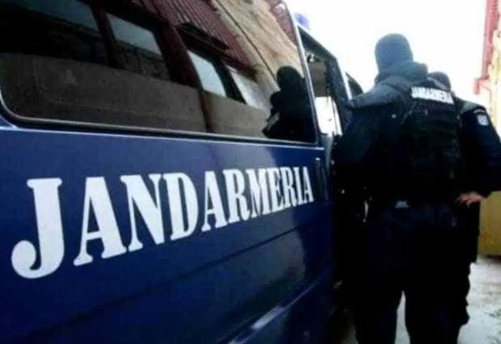 BĂRBAT CĂUTAT DE AUTORITĂȚI, DEPISAT LA MITINGUL PENTRU CĂLIN GEORGESCU DIN PIAȚA CONSTITUȚIEI